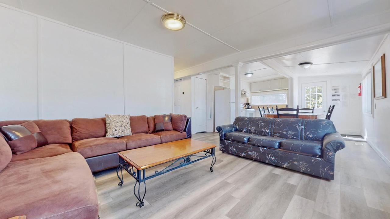 Main Beach River Retreat - Wasaga Beach 1 - Main Strip - 93 Mosley St 외부 사진