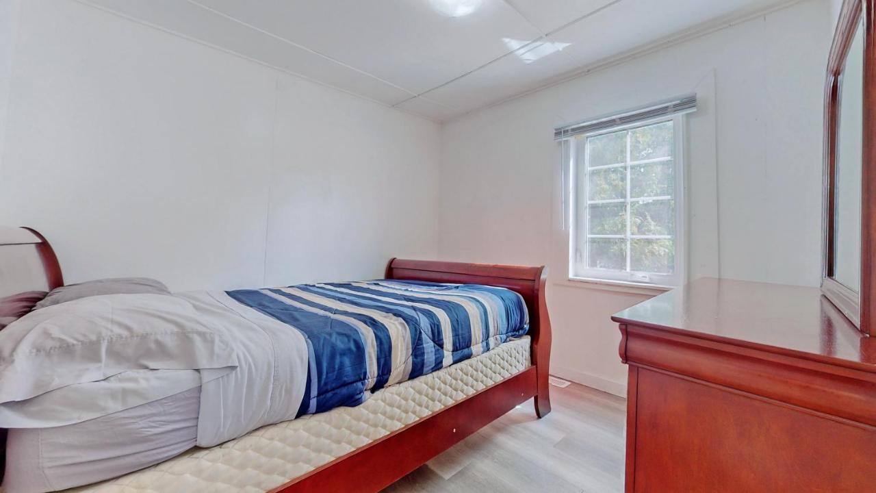 Main Beach River Retreat - Wasaga Beach 1 - Main Strip - 93 Mosley St 외부 사진