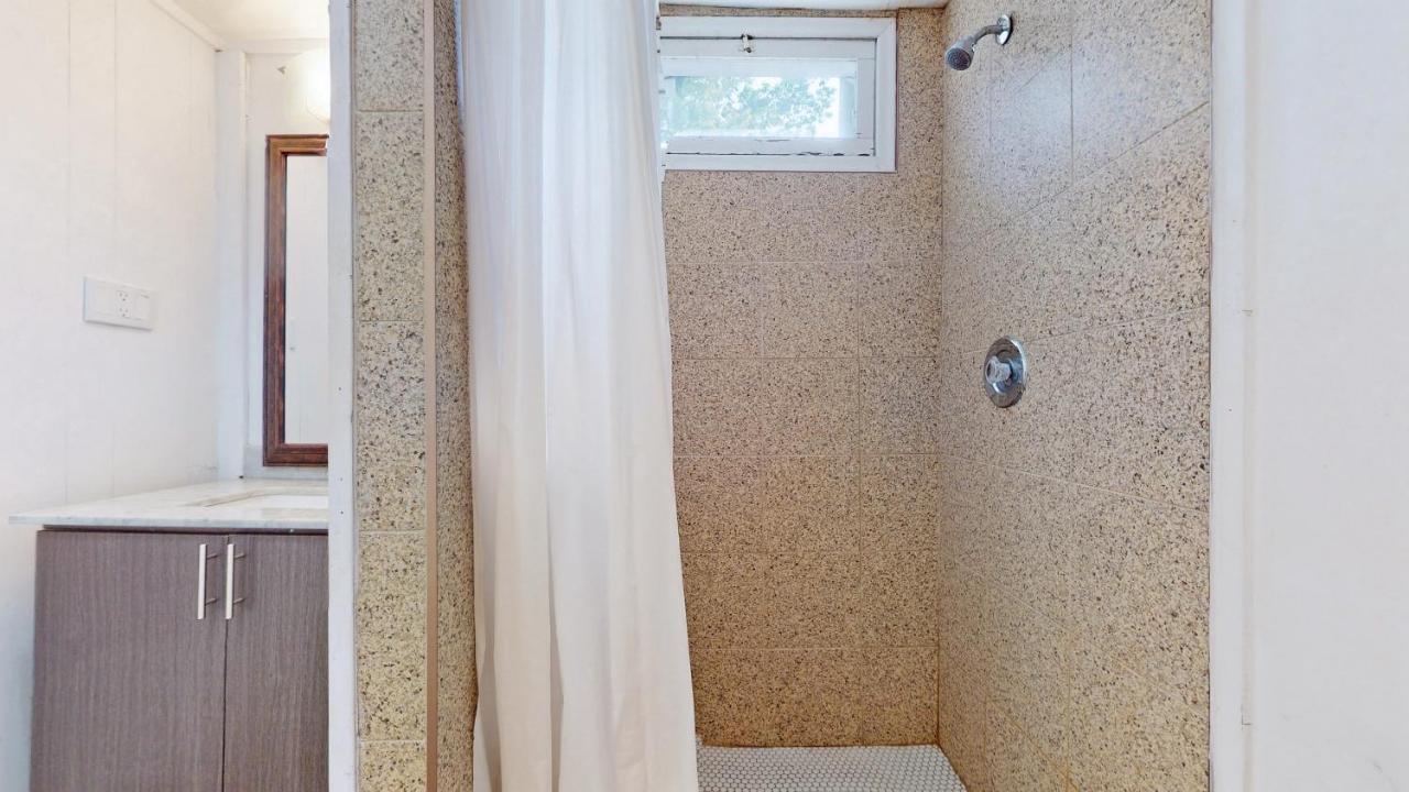 Main Beach River Retreat - Wasaga Beach 1 - Main Strip - 93 Mosley St 외부 사진