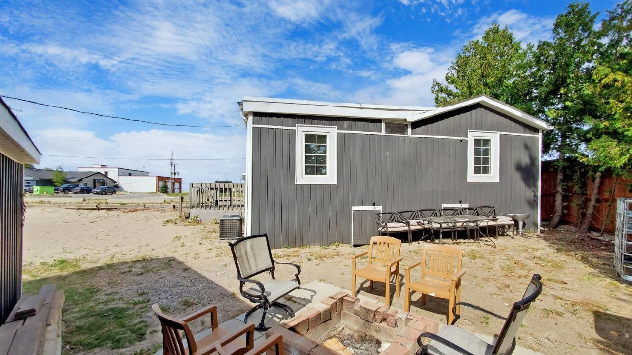 Main Beach River Retreat - Wasaga Beach 1 - Main Strip - 93 Mosley St 외부 사진
