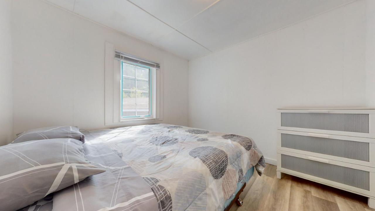 Main Beach River Retreat - Wasaga Beach 1 - Main Strip - 93 Mosley St 외부 사진